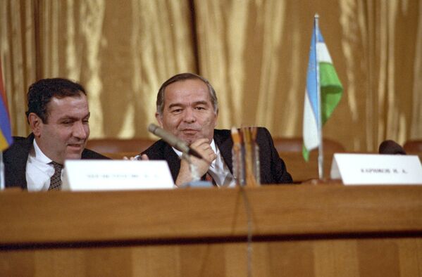 Президенты Армении и Узбекистана Левон Тер-Петросян и Ислам Каримов - Sputnik Кыргызстан