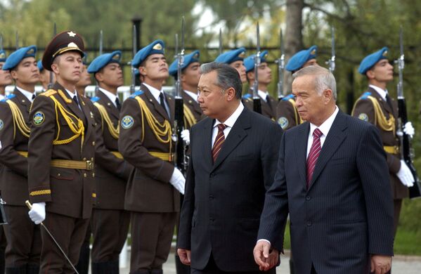 Президент Кыргызстана Курманбек Бакиев и глава Узбекистана Ислам Каримов - Sputnik Кыргызстан