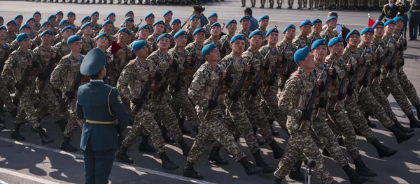 Военнослужащие КР на репетиции военного парада. Архивное фото - Sputnik Кыргызстан