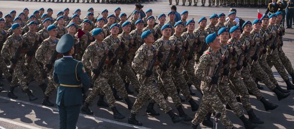 Ала-Тоо аянтында Эгемендүүлүк күнүн майрамдоого карата аскердик параддын даярдыгы - Sputnik Кыргызстан