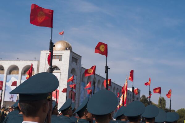 Майрамдык парад Бишкек убактысы боюнча Ала-Тоо аянтында саат 10.30да башталат. - Sputnik Кыргызстан