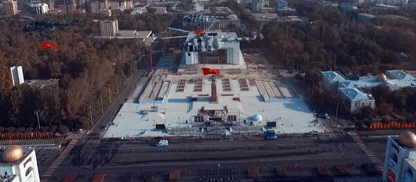 1500 аскер Кыргызстандын гимнин ырдашты. Майрамдык парадга болгон даярдык - Sputnik Кыргызстан