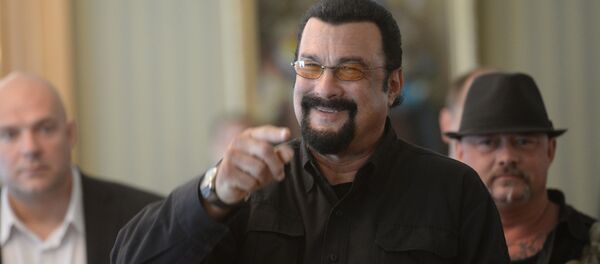 Белгилүү актер Стивен Сигал. Архив - Sputnik Кыргызстан