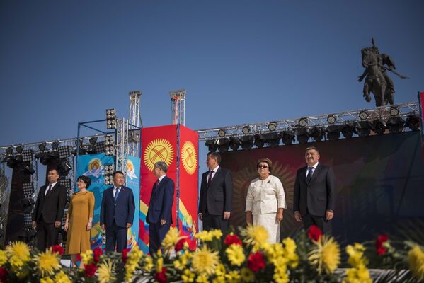 Празднование 25-летия независимости Кыргызстана в Бишкеке на площади Ала-Тоо - Sputnik Кыргызстан