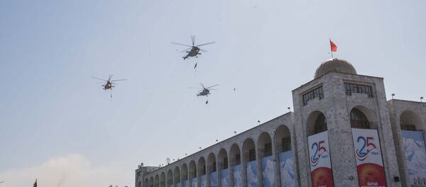 Празднование 25-летия независимости Кыргызстана в Бишкеке на площади Ала-Тоо Празднование 25-летия независимости Кыргызстана в Бишкеке на площади Ала-Тоо - Sputnik Кыргызстан