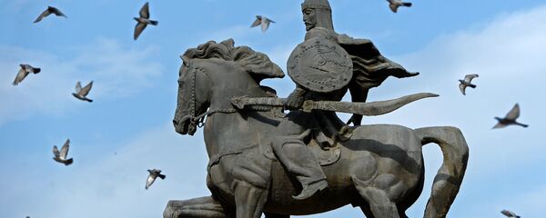 Ала-Тоо аянтындагы Манастын эстелиги. Архив - Sputnik Кыргызстан