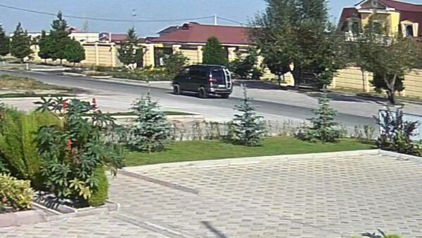 Теракт в посольстве КНР: взрыв и автомобиль Delica запечатлела камера - Sputnik Кыргызстан