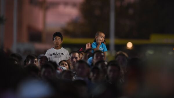 Зрители на праздничном концерте на площади Ала-Тоо в честь 25-летия независимости Кыргызстана - Sputnik Кыргызстан