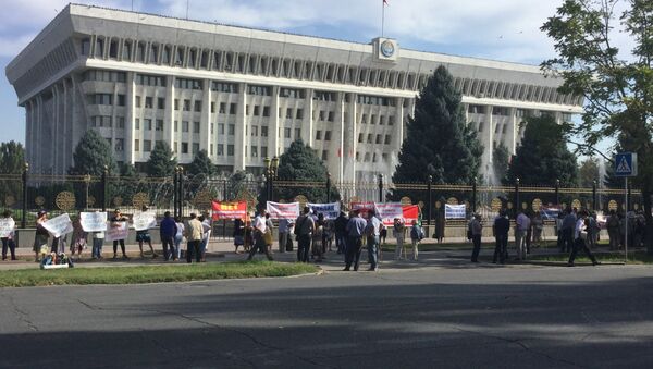 Митинг у здания Жогорку Кенеша - Sputnik Кыргызстан