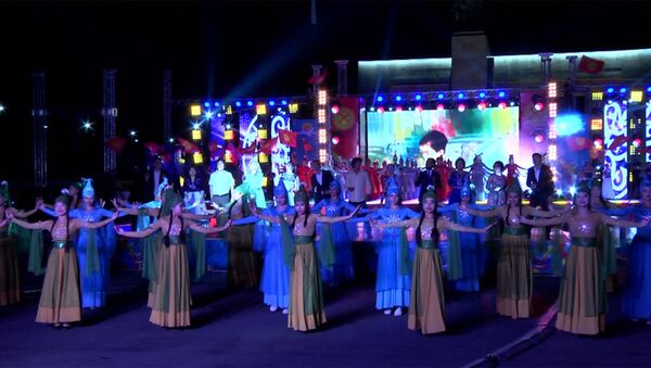 Танцы, музыка и шоу. Кадры с концерта в честь Дня независимости - Sputnik Кыргызстан