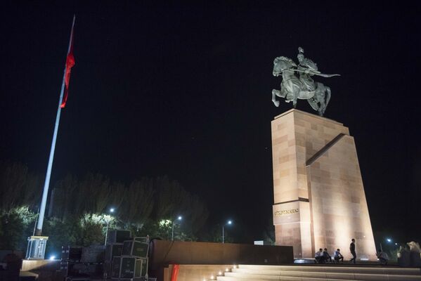Кыргызстандын Эгемендүүлүгүнө арналган Ала-Тоо аянтындагы концерт аяктады - Sputnik Кыргызстан