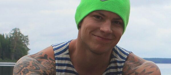 Россиянин Юрий Лугвин, спасший во время пожара в типографии двух девушек. Архивное фото Россиянин Юрий Лугвин, спасший во время пожара в типографии двух девушек. Архивное фото - Sputnik Кыргызстан