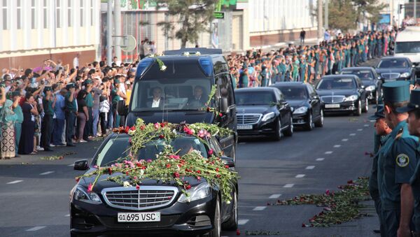 Проводы траурного кортежа с телом первого президента Узбекистана Ислама Каримова в Ташкенте - Sputnik Кыргызстан