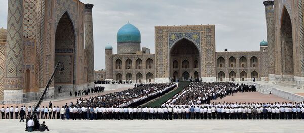 Похороны президента Узбекистана Ислама Каримова в Самарканде Похороны президента Узбекистана Ислама Каримова в Самарканде - Sputnik Кыргызстан