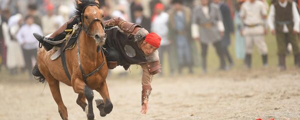 Театрализованное шое в рамках Всемирных игр кочевников на джайлоо Кырчын. Архивное фото - Sputnik Кыргызстан