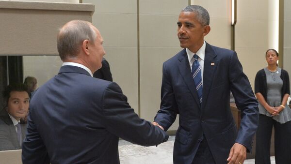 Президент РФ Владимир Путин и президент США Барак Обама во время встречи с в Ханчжоу. - Sputnik Кыргызстан