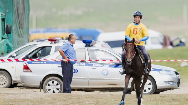 Большие скачки на дистанции в 80 километров в рамках II Всемирных игр кочевников. - Sputnik Кыргызстан