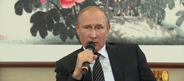 Владимир Путин про Ислама Каримова и его вклад в развитие Узбекистана - Sputnik Кыргызстан