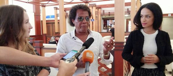 В Бишкек прилетел музыкальный коллектив из Франции Ottawan. - Sputnik Кыргызстан