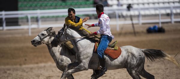 Көчмөндөр оюндарында Кыргызстан менен Түркиянын командалары жирит оюнунда - Sputnik Кыргызстан