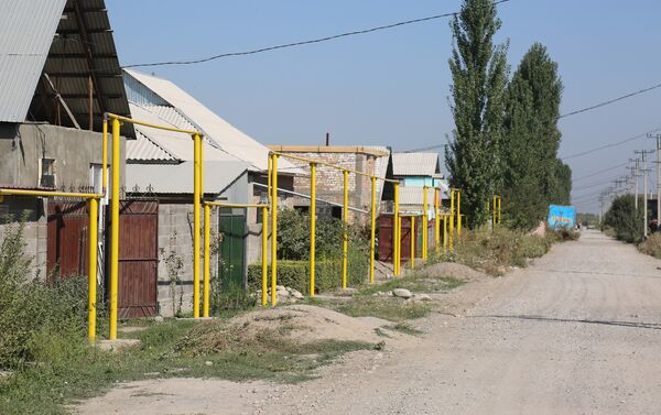 В двух других жилмассивах газопроводы уже протянуты - Sputnik Кыргызстан