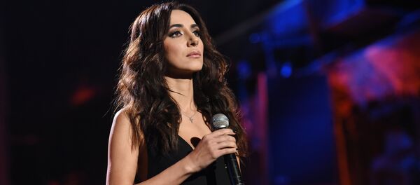 Певица Зара на сцене. Архивное фото - Sputnik Кыргызстан