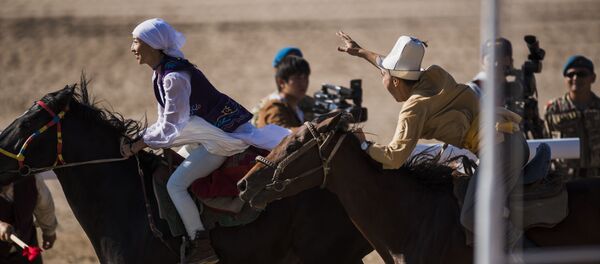 Кыз куумай — традиционная игра кыргызов Кыз куумай — традиционная игра кыргызов - Sputnik Кыргызстан
