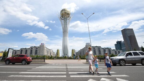 Монумент Астана-Байтерек в центре Астаны. Архивное фото - Sputnik Кыргызстан