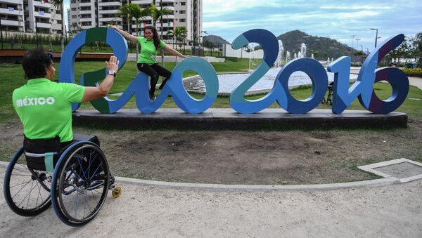 Спортсмен в Олимпийской деревне в преддверии XV летних Паралимпийских игр 2016 в городе Рио-де-Жанейро. - Sputnik Кыргызстан