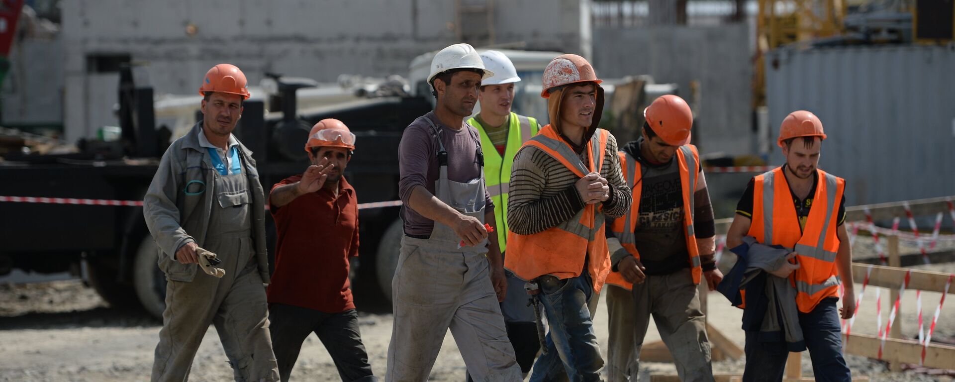 Россиядагы мигранттар. Архив - Sputnik Кыргызстан, 1920, 11.09.2025