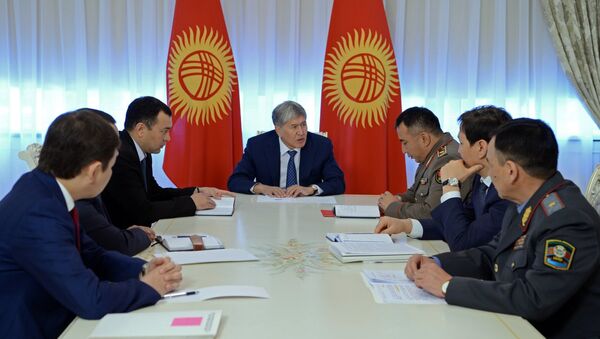 Президент Алмазбек Атамбаев Үңкүр-Тоо жана чек ара маселеси боюнча жыйын өткөрдү - Sputnik Кыргызстан