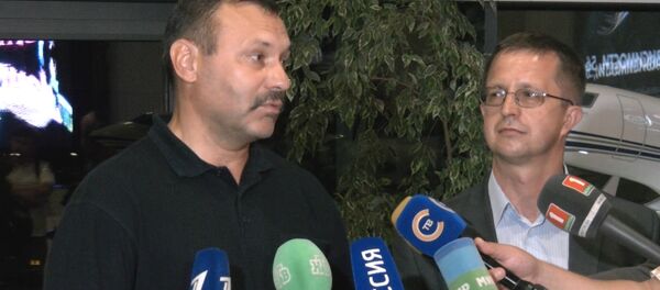 Квест с флагом: Фомочкин привез флаг, побывавший на стадионе в Рио - Sputnik Кыргызстан