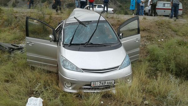 Автомобиль Toyotа попавший в дтп на трассе Бишкек — Ош, где погибли пятеро человек - Sputnik Кыргызстан