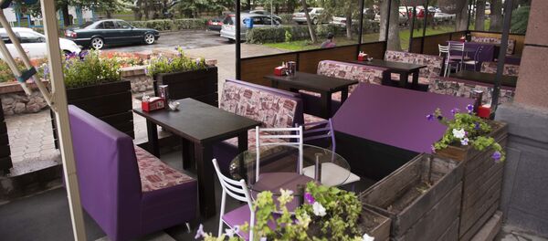 Бишкектин кафелеринин биринен архивдик сүрөтү - Sputnik Кыргызстан