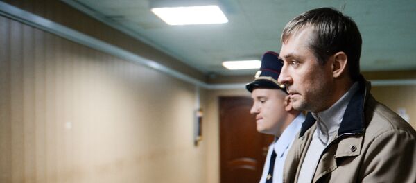 Врио начальника управления Т антикоррупционного главка (ГУЭБиПК) МВД России Дмитрий Захарченко, подозреваемый по делу о взятке, в Пресненском суде города Москвы, где рассматривается ходатайство следствия об его аресте. - Sputnik Кыргызстан