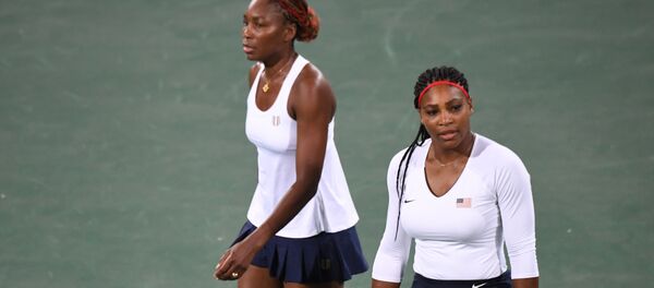 Американские теннисистки Серена и Винус Уильямс. Архивное фото - Sputnik Кыргызстан
