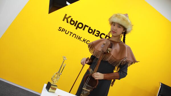 Международный музыкальный на инструменте кыл кыяк  Тилеп Аспантай уулу в Астане - Sputnik Кыргызстан