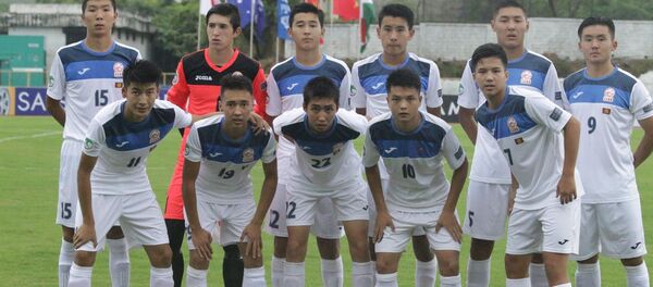 Матч юношеской сборной Кыргызстана против одной из самых сильных команд в зоне Азии — сборной Австралии — закончился победой кыргызстанцев - Sputnik Кыргызстан