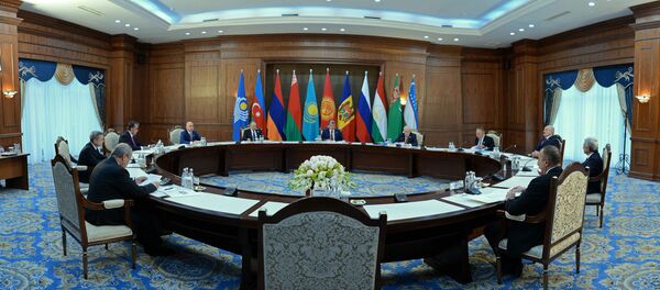 Президент Кыргызстана Алмазбек Атамбаев на заседании Совета глав государств – участников Содружества Независимых Государств в Бишкеке - Sputnik Кыргызстан