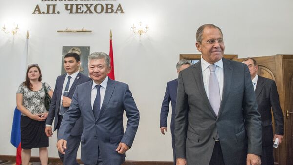 Глава МИД РФ С. Лавров посетил школу в Бишкеке - Sputnik Кыргызстан