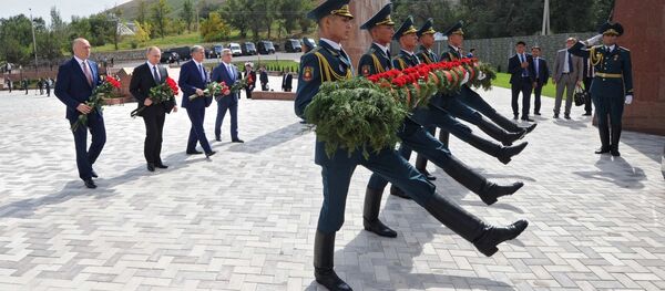 Рабочий визит президента РФ В. Путина в Киргизию. День второй Рабочий визит президента РФ В. Путина в Киргизию. День второй - Sputnik Кыргызстан