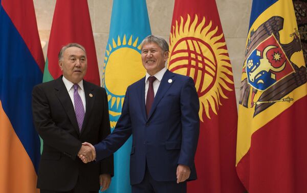 Атамбаев и президент Казахстана Нурсултан Назарбаев - Sputnik Кыргызстан