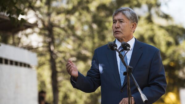 Архивное фото президента КР Алмазбека Атамбаева - Sputnik Кыргызстан
