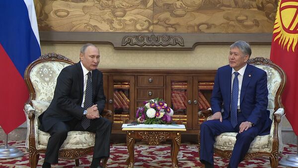О партнерстве и Бишкеке: кадры с встречи Атамбаева и Путина - Sputnik Кыргызстан