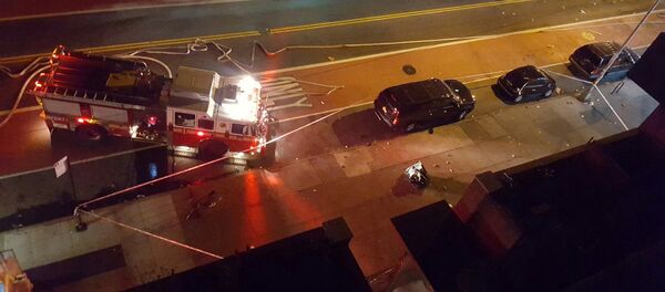 Пожарная служба у взорвавшегося мусорного контейнера в Нью-Йорке - Sputnik Кыргызстан