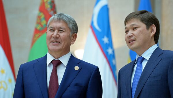 Экс-президент и премьер-министр Кыргызстана Алмазбек Атамбаев и бывший премьер-министр Сапар Исаков. Архивное фото - Sputnik Кыргызстан