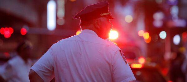 Сотрудник полиции Манхэттена Сотрудник полиции Манхэттена - Sputnik Кыргызстан