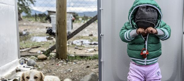 Архивное фото плачущего ребенка - Sputnik Кыргызстан