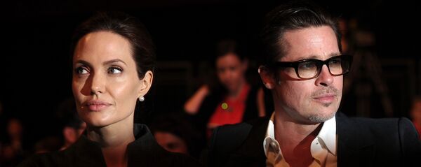 Звездная пара актеров Анджелина Джоли и Брэд Питт - Sputnik Кыргызстан