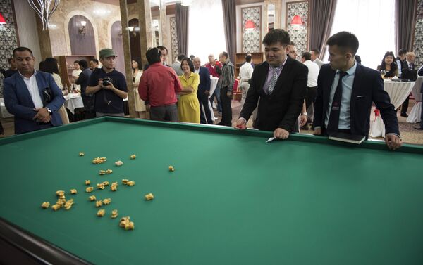 В Бишкеке представили айкур — новую национальную игру в альчики. - Sputnik Кыргызстан
